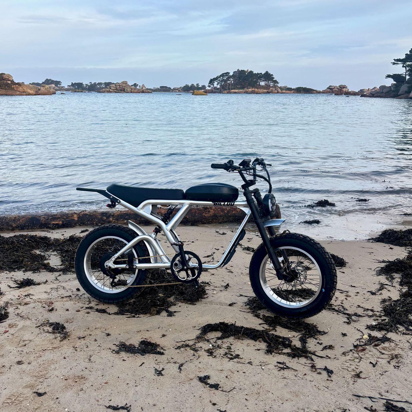 B52 — Côte de Granit Rose, Bretagne