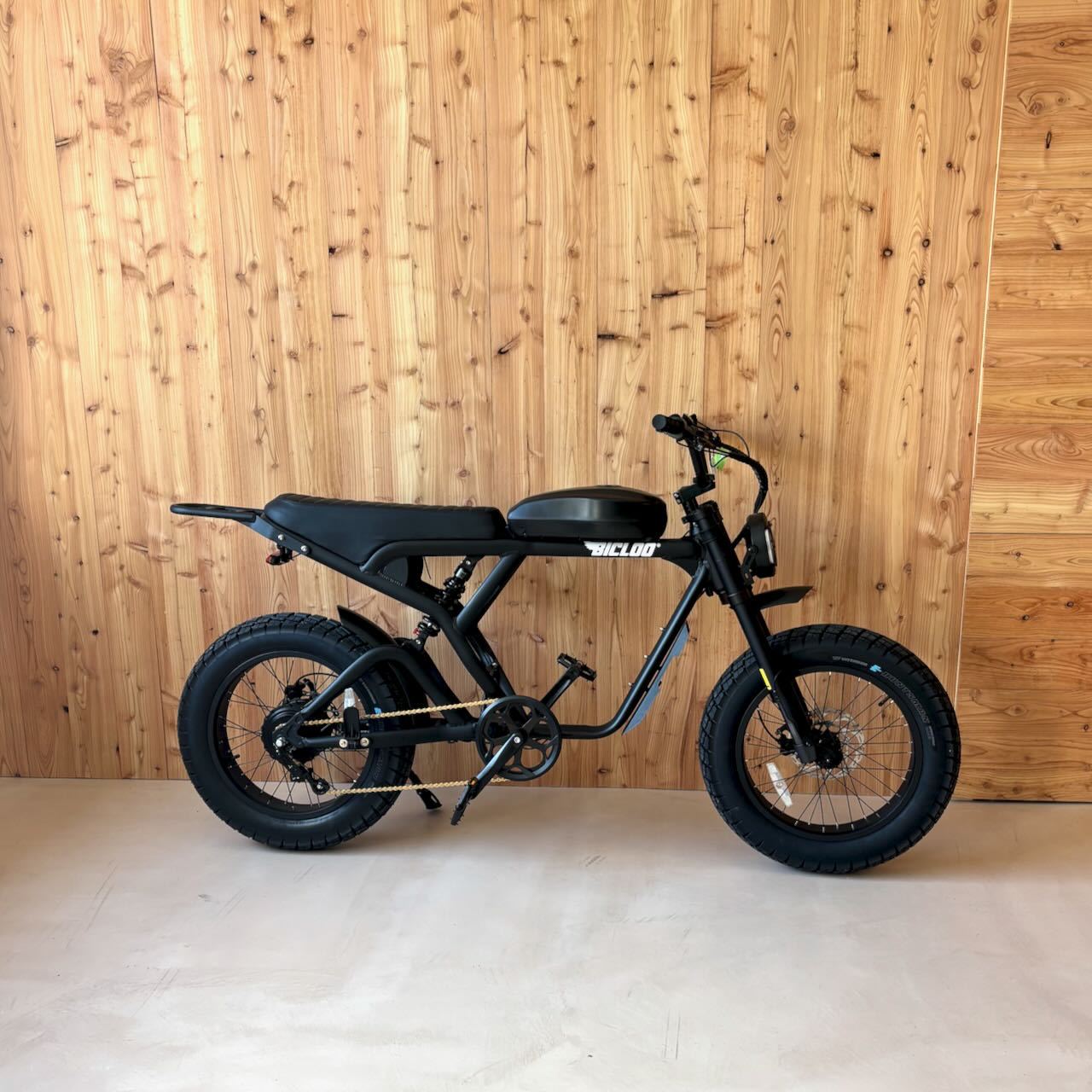 B52 Noir