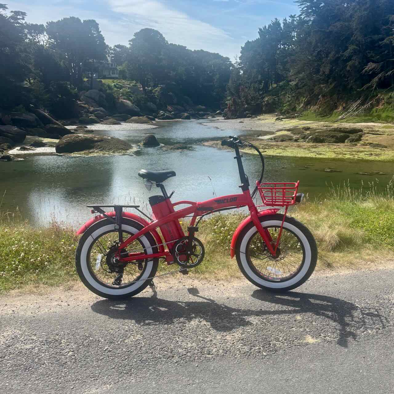 KALON® Rouge — Fat bike électrique Côte de Granit Rose, Ploumanac'h
