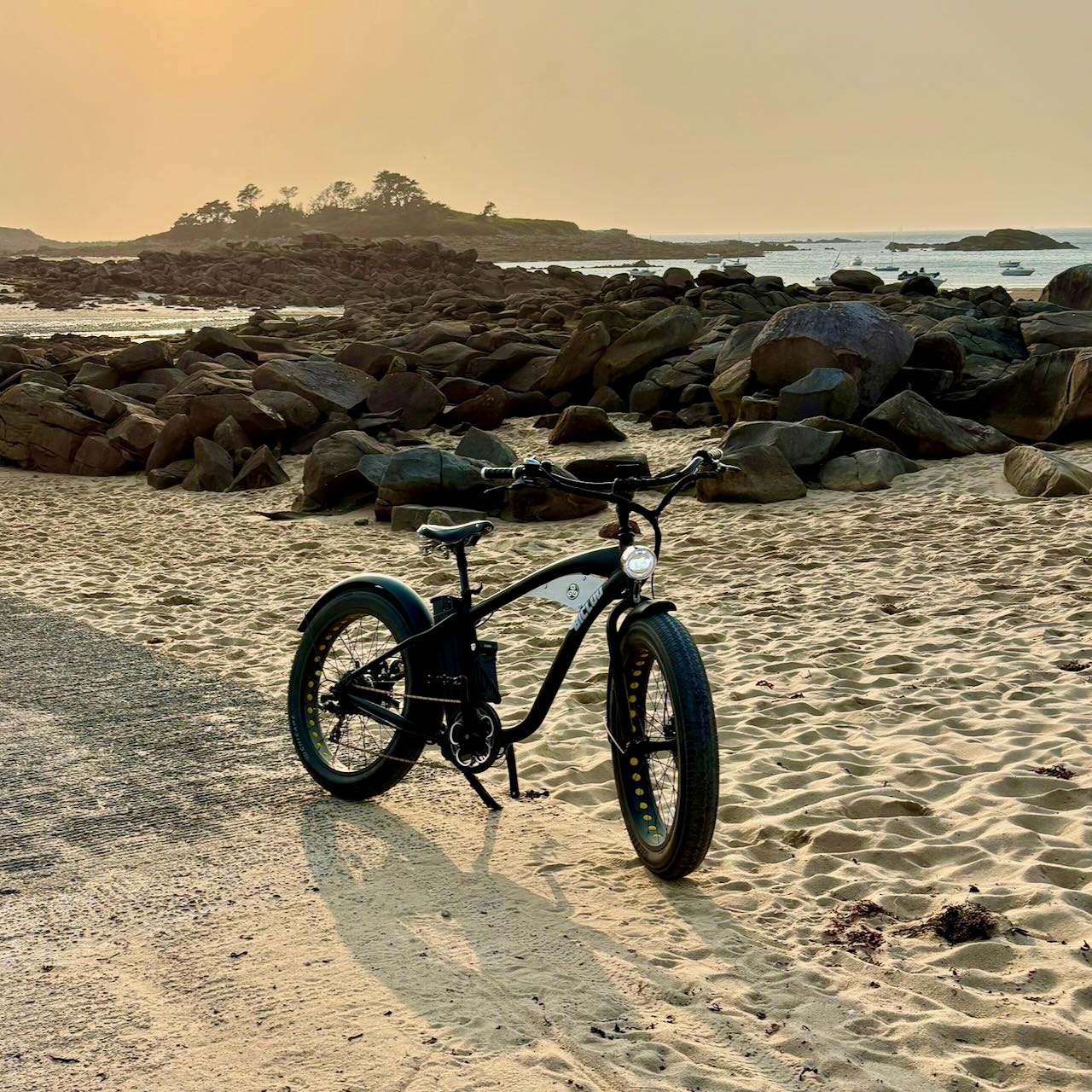 L'ORIGINAL® fat bike électrique homologué route Bretagne Ploumanac'h
